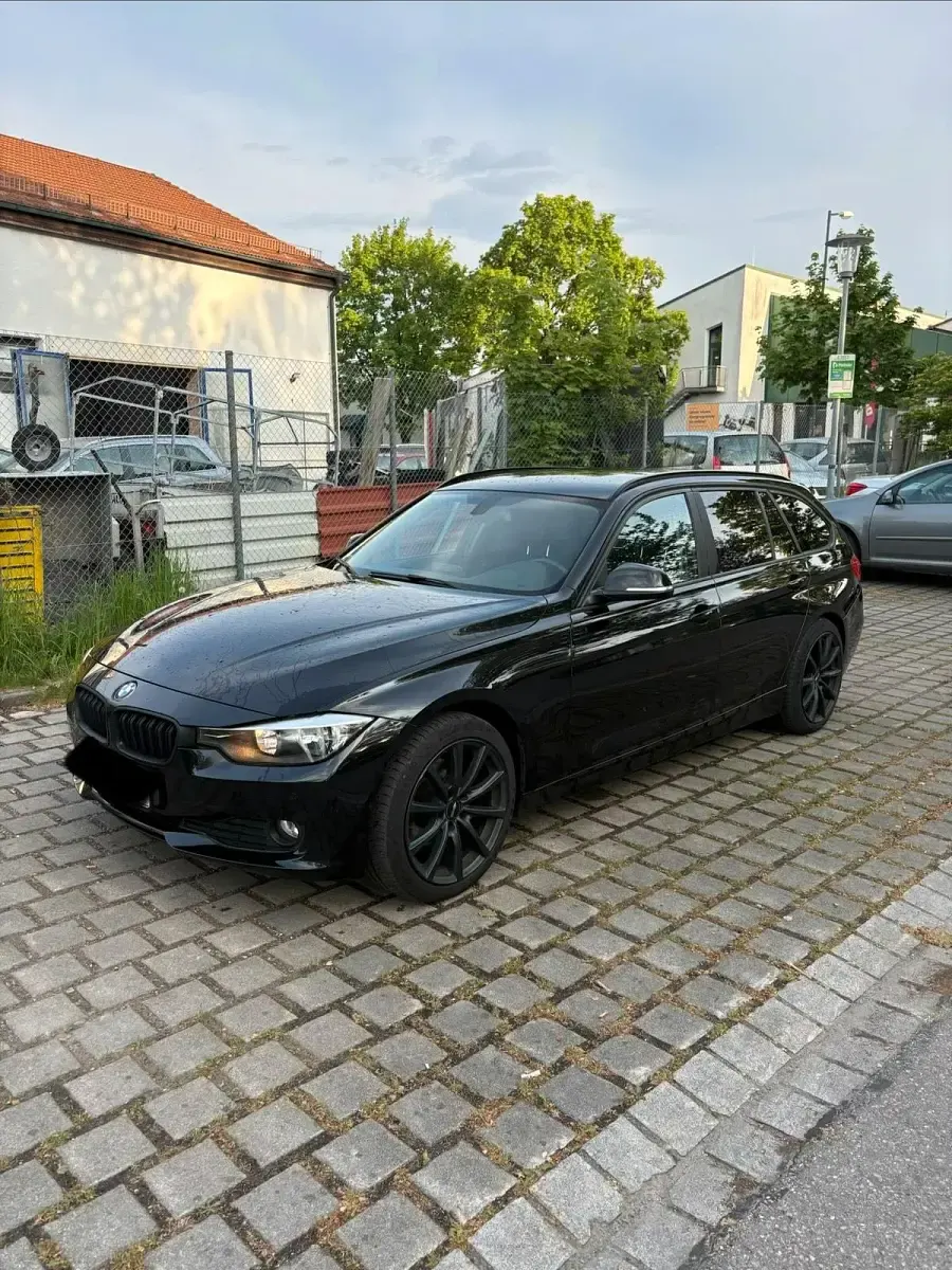 Gebraucht BMW 320 184 PS (135 kW) 2013 Schwarz Limousine