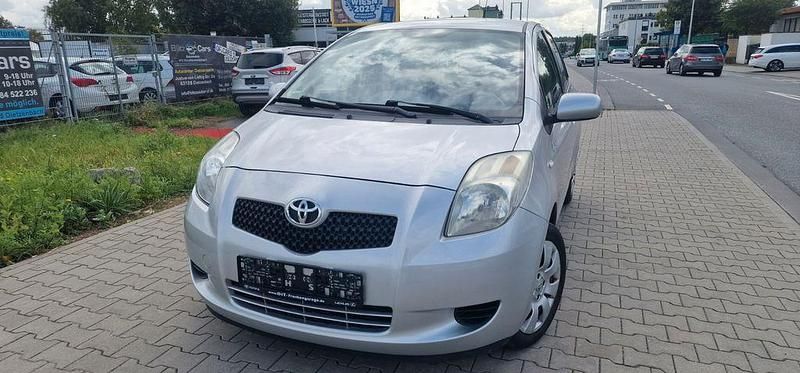 Silber Gebraucht 2007 Toyota Yaris Sol Limousine | 6.300 € (Etwas zu teuer) - Bild 1/4