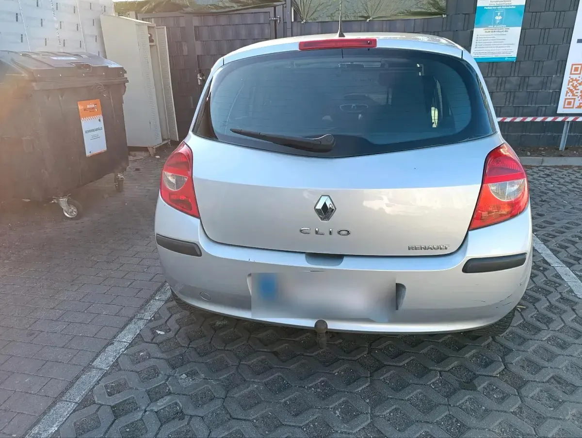 Gebraucht Renault Clio III 75 PS (55 kW) 2006 Grau Kleinwagen
