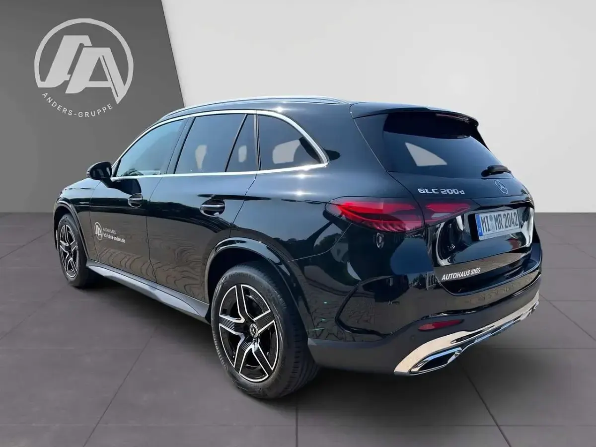 Gebraucht Mercedes GLC200 AMG 163 PS (119 kW) 2025 Schwarz SUV