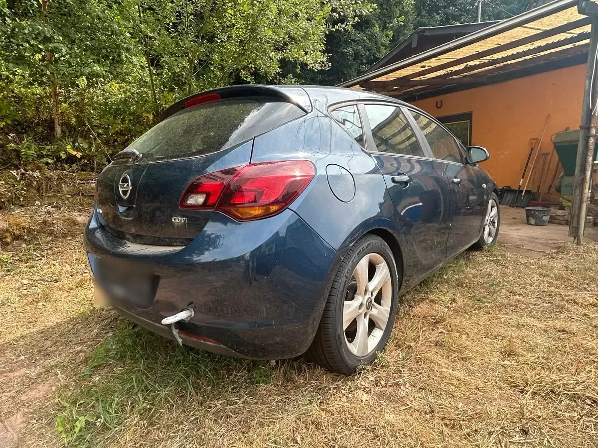 Gebraucht Opel Astra Sport 110 PS (80 kW) 2012 Blau Limousine