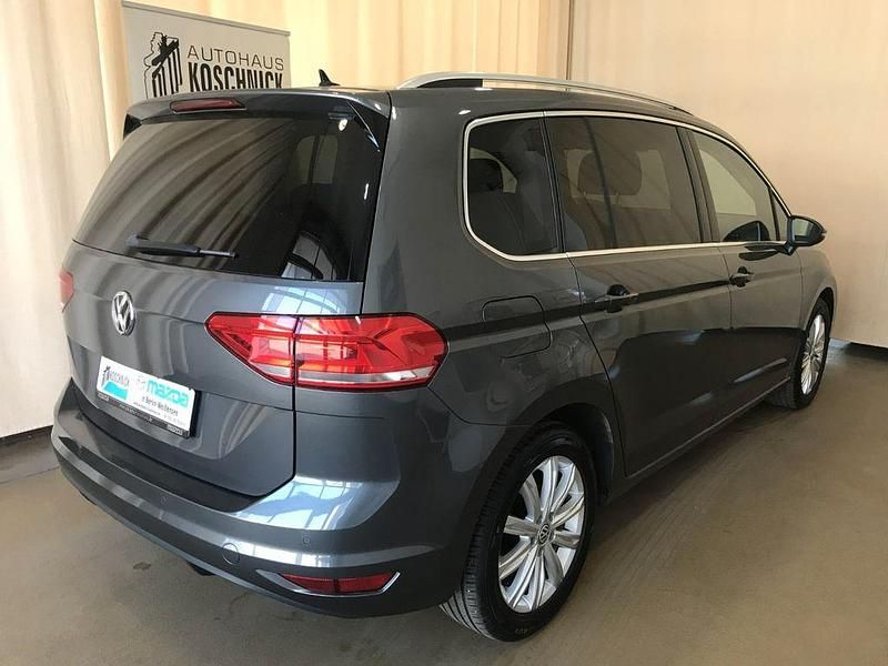Gebraucht VW Touran Highline 150 PS (110 kW) 2018 Indiumgrau metallic Van / Kleinbus