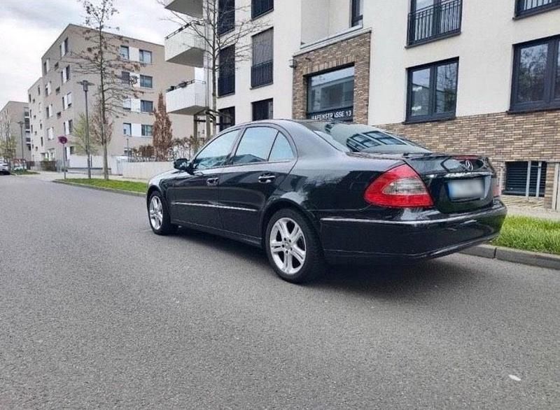 Gebraucht Mercedes E280 200 PS (147 kW) 2006 Schwarz Limousine
