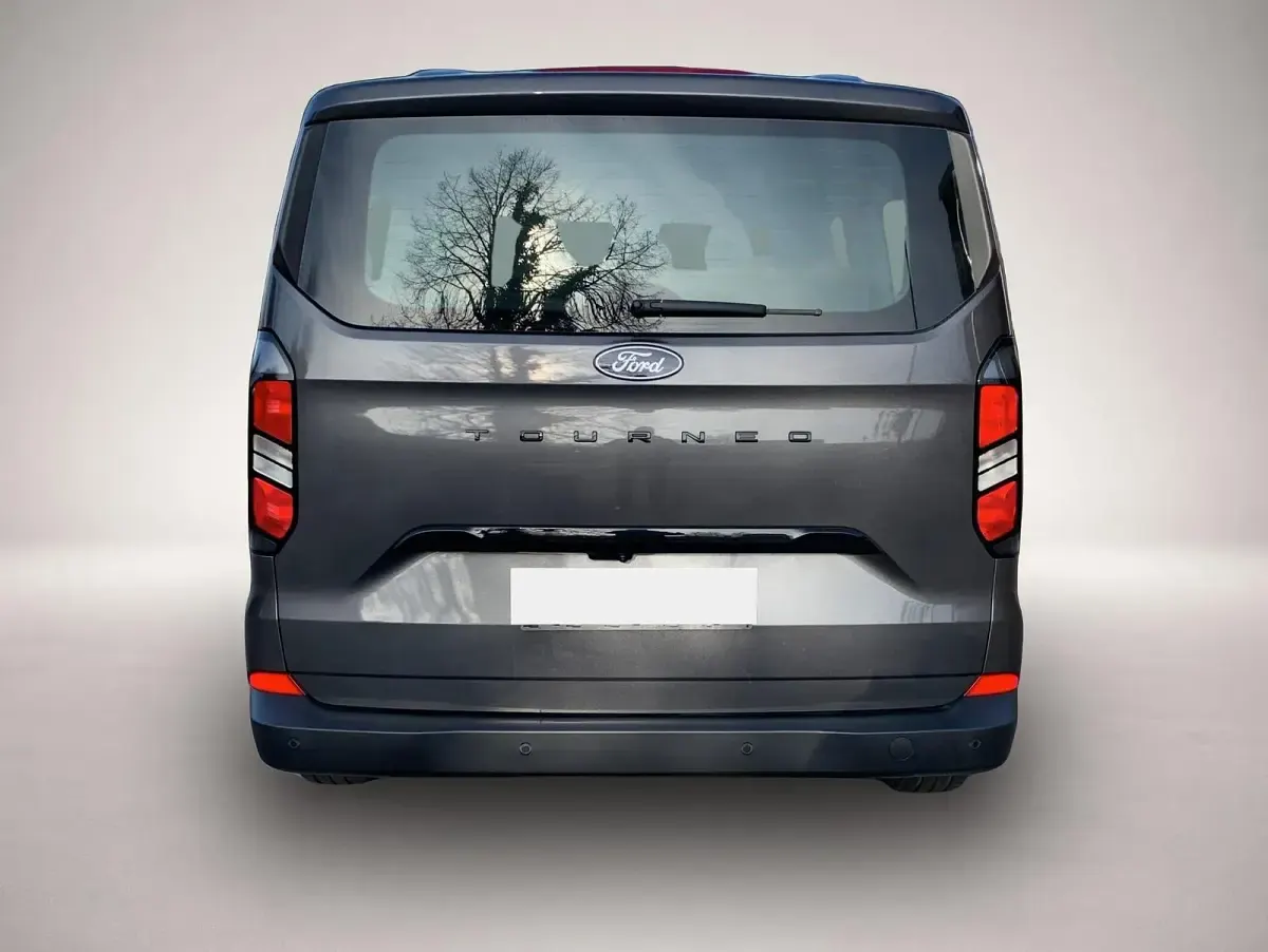 Neu Ford Tourneo Custom 136 PS (100 kW) 2025 Manufacturer Van