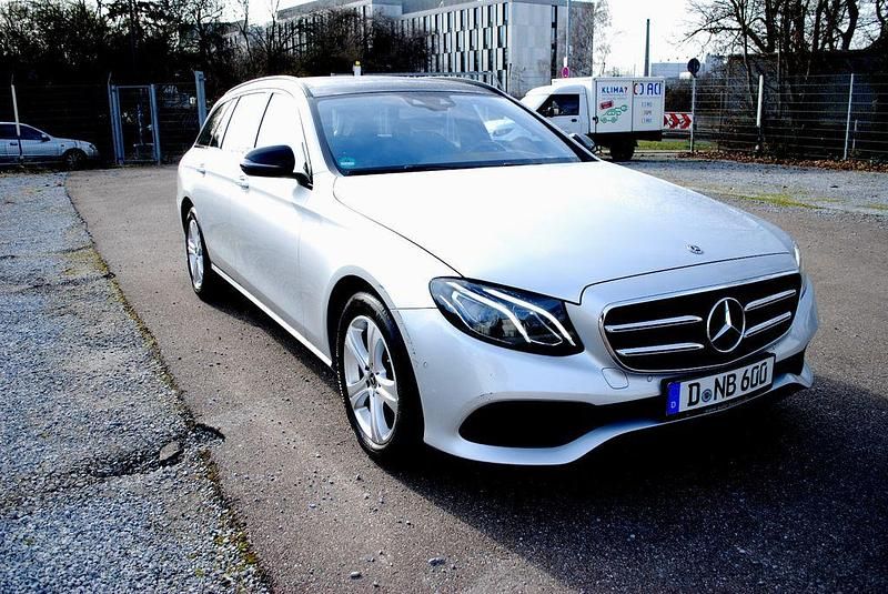 Gebraucht Mercedes E300 245 PS (180 kW) 2019 Silber Kombi