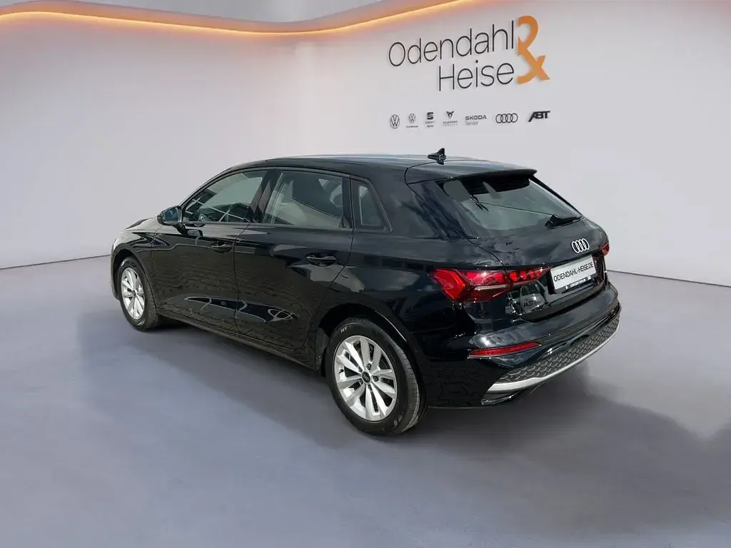 Gebraucht Audi A3 Sport 116 PS (85 kW) 2026 Brillantschwarz Limousine
