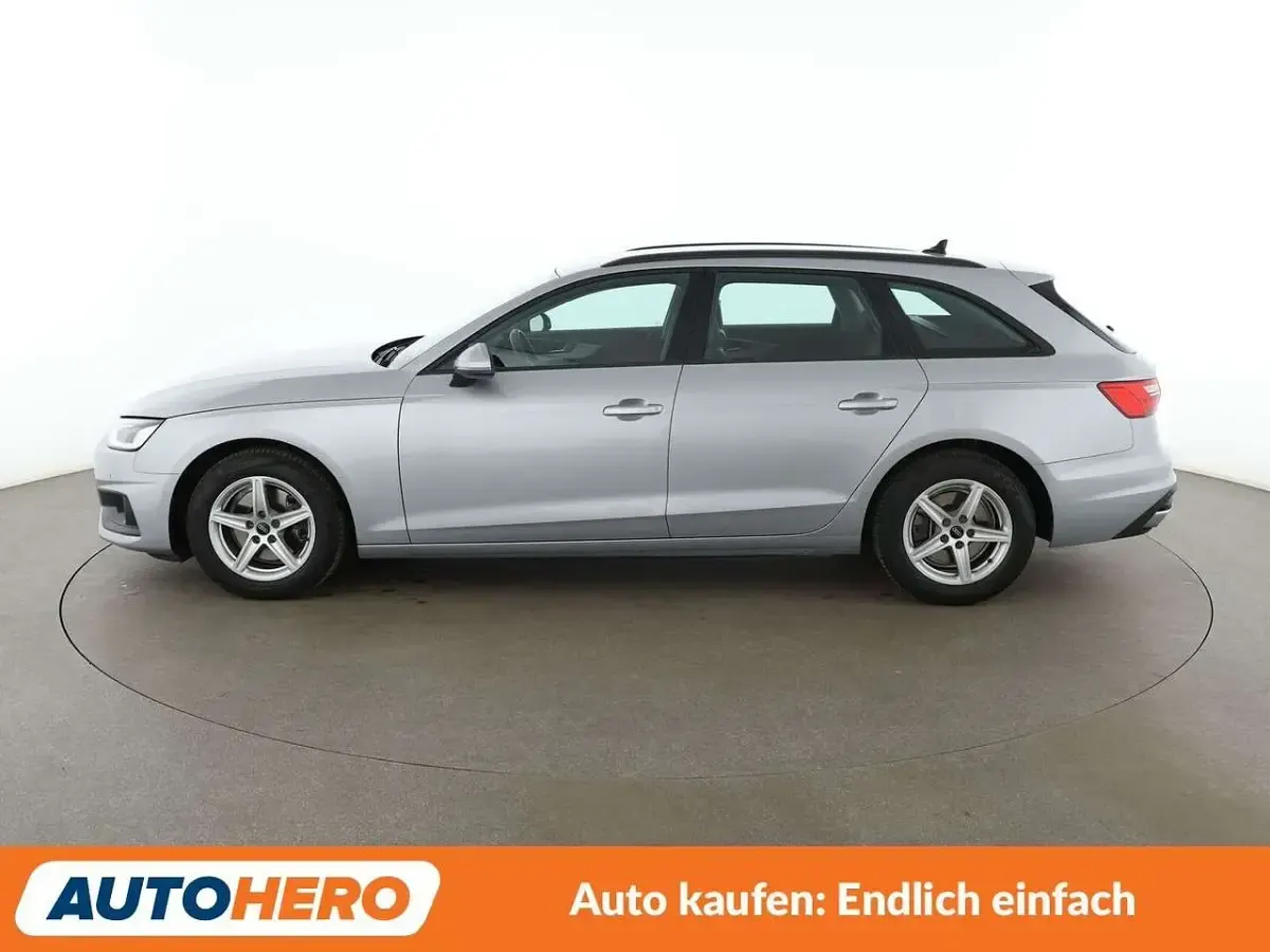 Gebraucht Audi A4 Comfort 163 PS (119 kW) 2022 Florettsilber Kombi