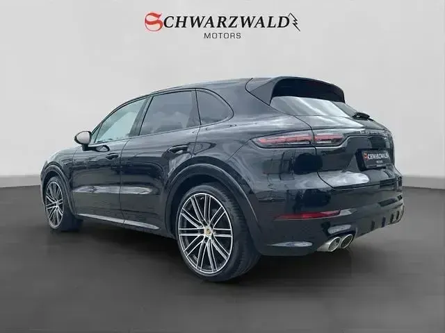 Gebraucht Porsche Cayenne Turbo 441 PS (324 kW) 2019 Schwarz SUV