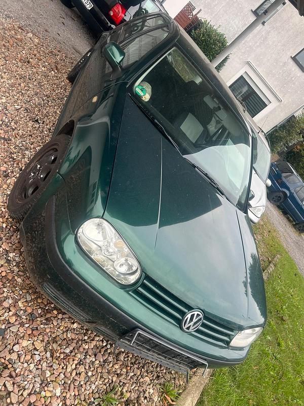 Grün Gebraucht 1999 VW Golf IV Limousine | 1.500 € (Etwas zu teuer) - Bild 1/4