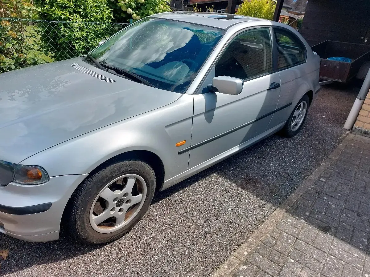 Gebraucht BMW 316 116 PS (85 kW) 2003 Silber Coupé