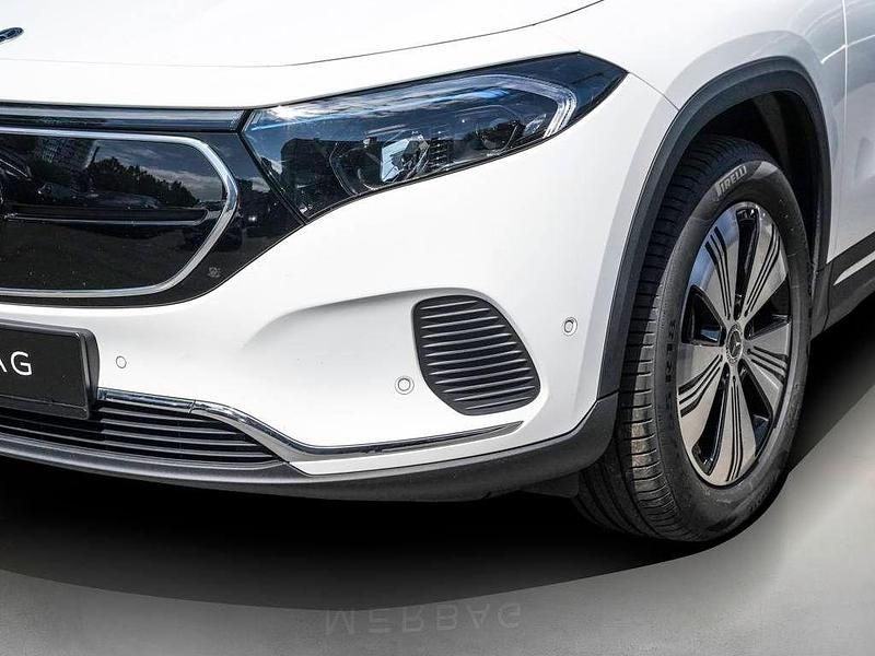 Gebraucht Mercedes EQA250 Progressive 139 kW (190 PS) 2023 Polarweiß SUV