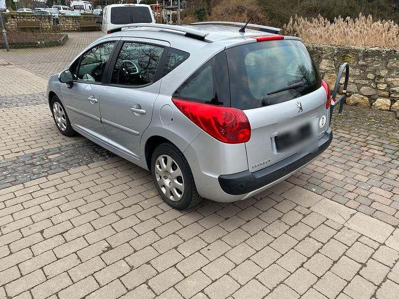 Gebraucht Peugeot 207 Tendance 73 PS (53 kW) 2012 Silber Kombi