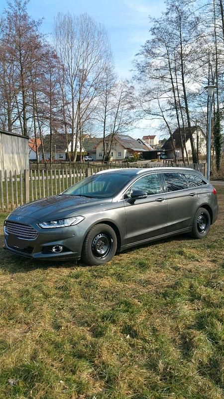 Andere farben Gebraucht 2015 Ford Mondeo Kombi | 9.900 € (Superpreis) - Bild 1/4