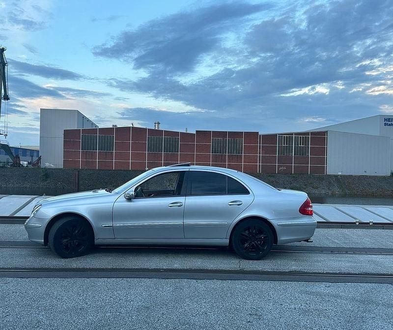 Gebraucht Mercedes E320 Elegance 224 PS (164 kW) 2002 Silber Limousine