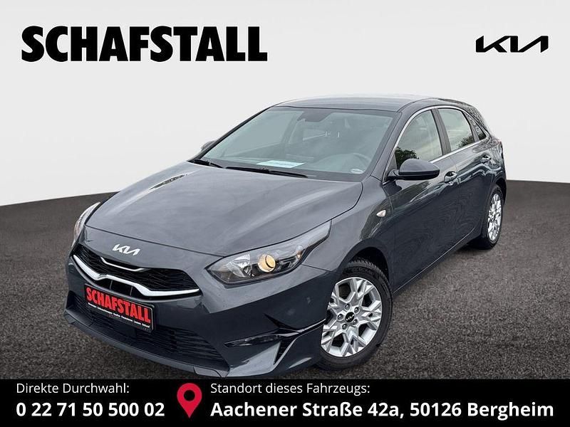 Usado Kia Ceed Comfort 120 HP (88 kW) 2024 Cinzento Citadino