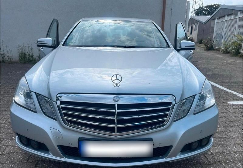 Gebraucht Mercedes E350 292 PS (214 kW) 2011 Grau Limousine