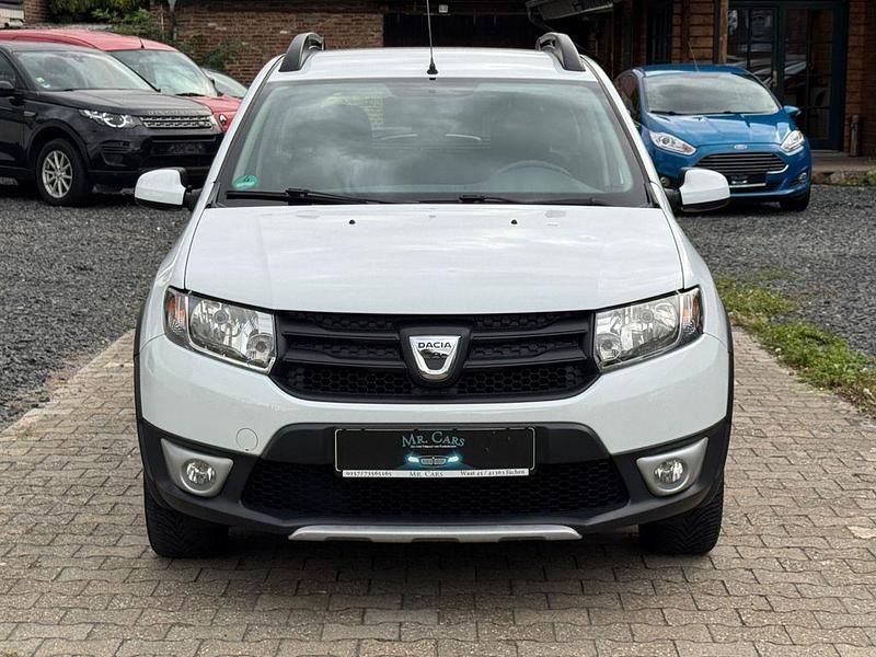 Gletscherweiss Gebraucht 2016 Dacia Sandero Stepway Ambiance Kleinwagen | 6.950 € (Fairer Preis) - Bild 1/4