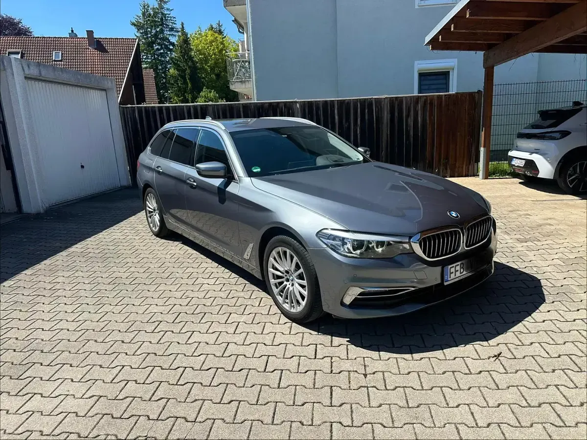 Usata BMW 520 Luxury Line 190 CV (139 kW) 2019 Grigio Station wagon