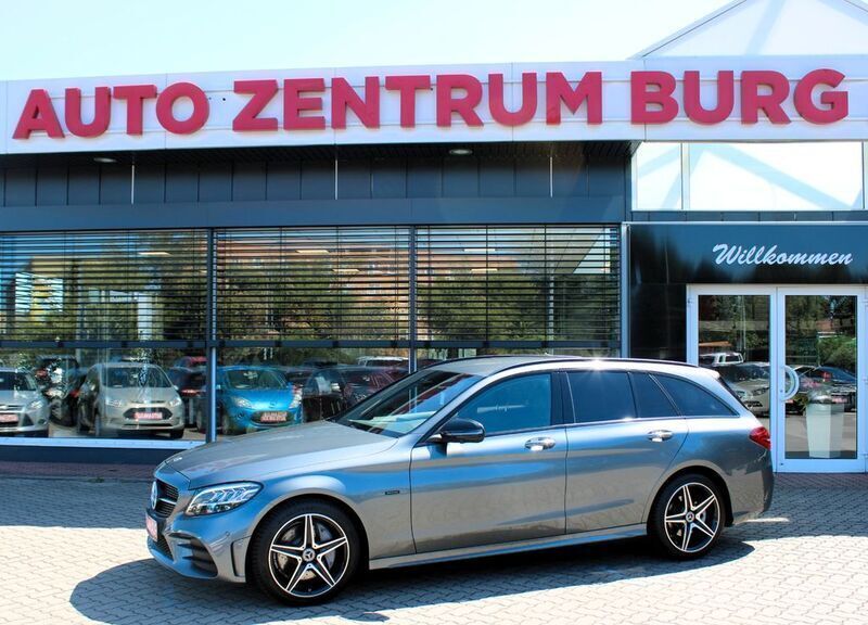 Grau Gebraucht 2019 Mercedes C300e AMG line Kombi | 31.800 € (Teuer) - Bild 1/4