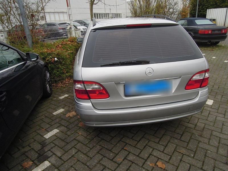 Gebraucht Mercedes E240 Avantgarde 177 PS (130 kW) 2004 Silber Kombi