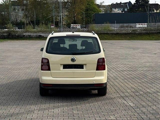 Gebraucht VW Touran Trendline 105 PS (77 kW) 2007 Beige Van / Kleinbus