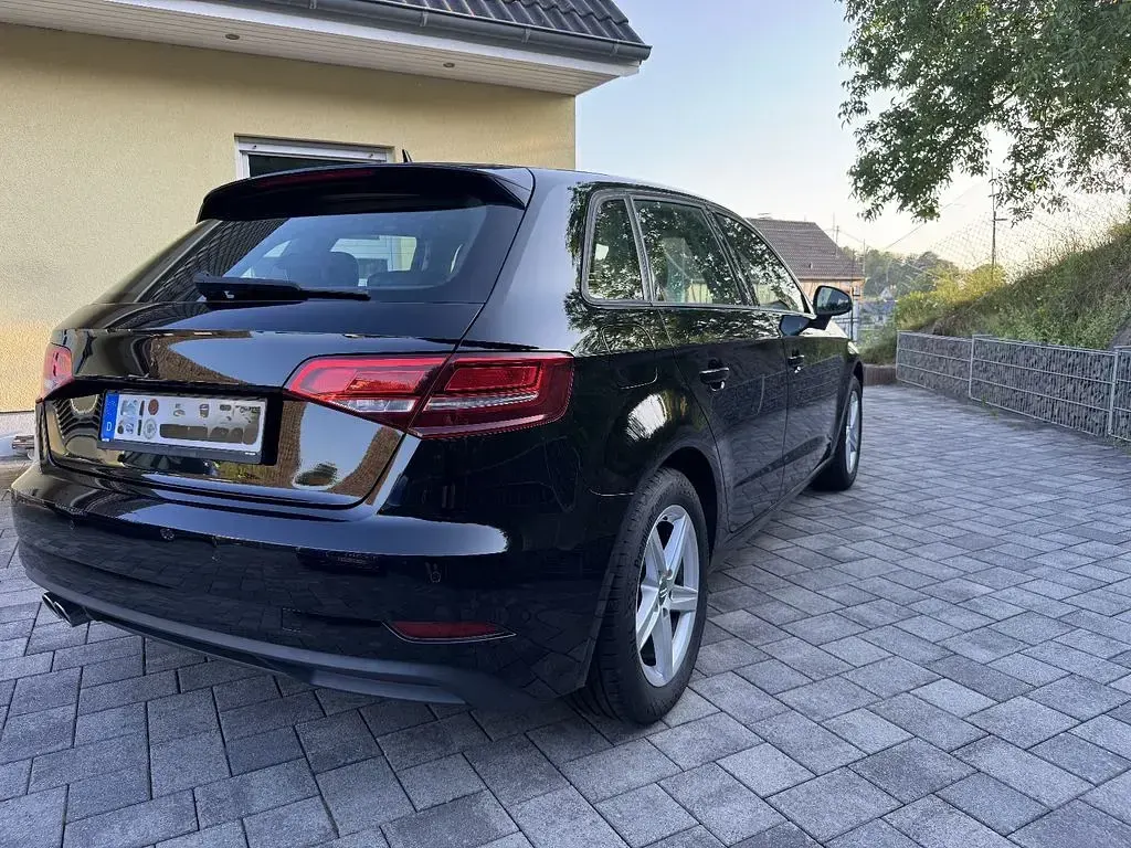 Gebraucht Audi A3 Premium 150 PS (110 kW) 2019 Schwarz Limousine