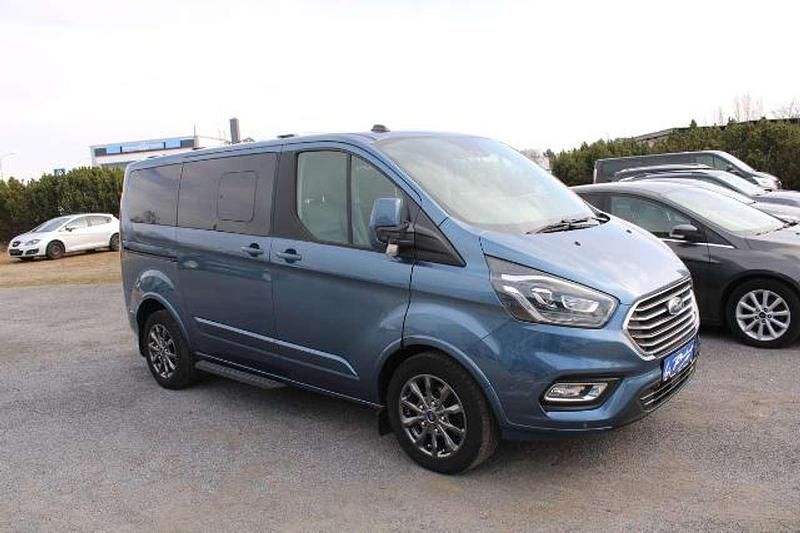 Gebraucht Ford Tourneo 150 PS (110 kW) 2022 Chromablau metallic Van / Kleinbus