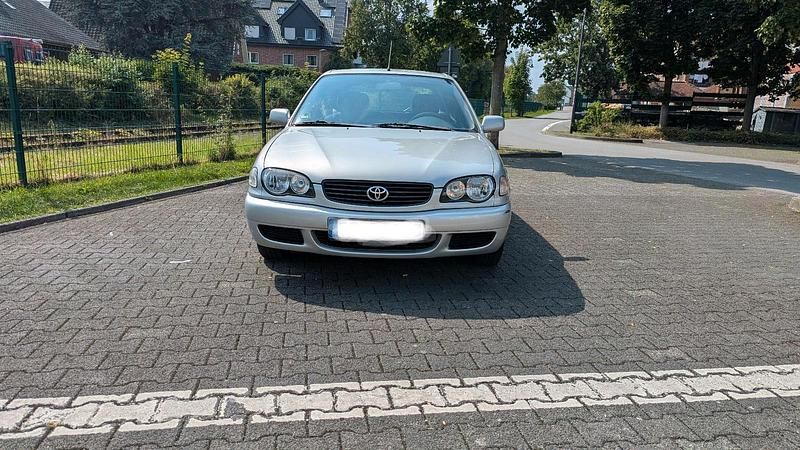 Silber Gebraucht 2001 Toyota Corolla Coupé | 1.300 € - Bild 1/4