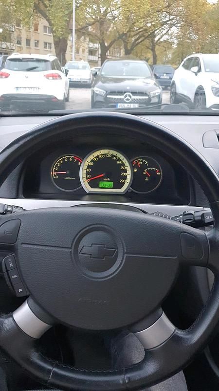 Schwarz Gebraucht 2010 Chevrolet Nubira Kombi | 2.300 € - Bild 1/4