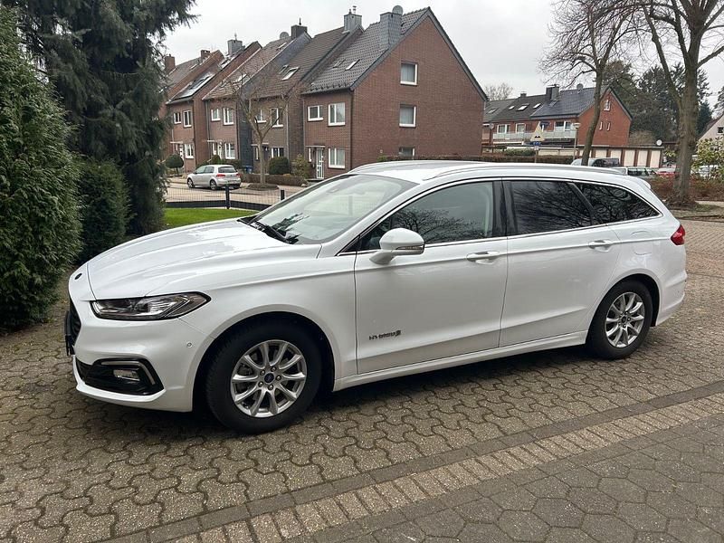Gebraucht Ford Mondeo Titanium 188 PS (138 kW) 2019 Weiß Kombi