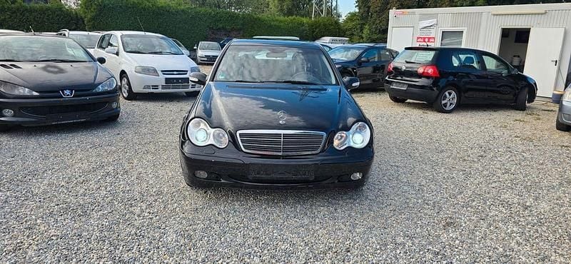 Gebraucht Mercedes C200 Classic 122 PS (89 kW) 2004 Schwarz Limousine