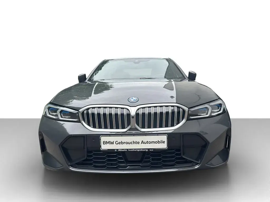 Gebraucht BMW 330e M Sport 292 PS (214 kW) 2025 Grau Limousine