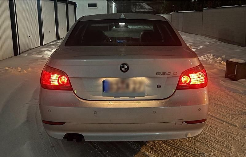 Gebraucht BMW 530 218 PS (160 kW) 2003 Silber Limousine