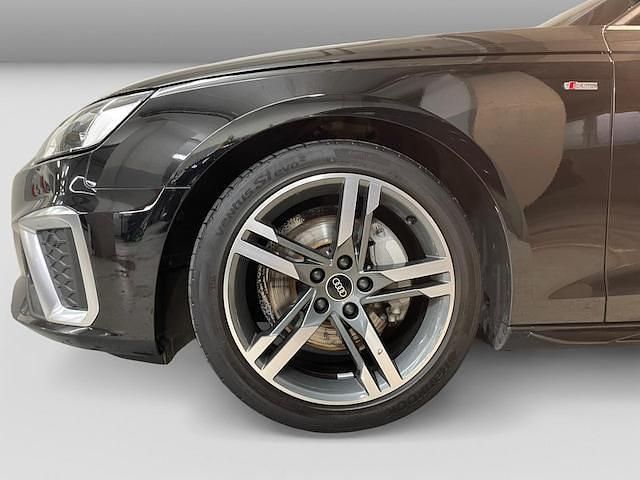 Gebraucht Audi A4 S-Line 204 PS (150 kW) 2022 Mythosschwarz metallic Kombi