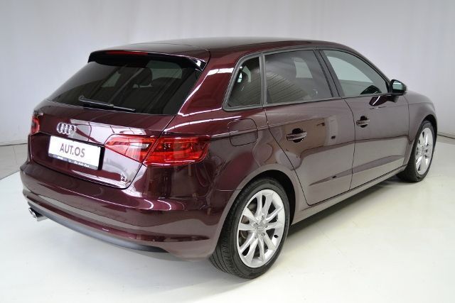Gebraucht Audi A3 Sportback Ambition 140 PS (102 kW) 2013 Rot metallic Kleinwagen