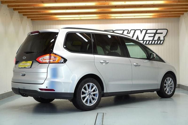 Second-hand Ford Galaxy 150 CP (110 kW) 2018 Argintiu Monovolum