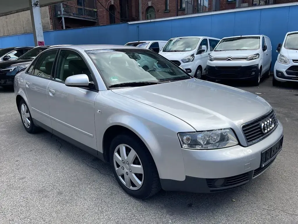 Gebraucht Audi A4 131 PS (96 kW) 2003 Silber Limousine