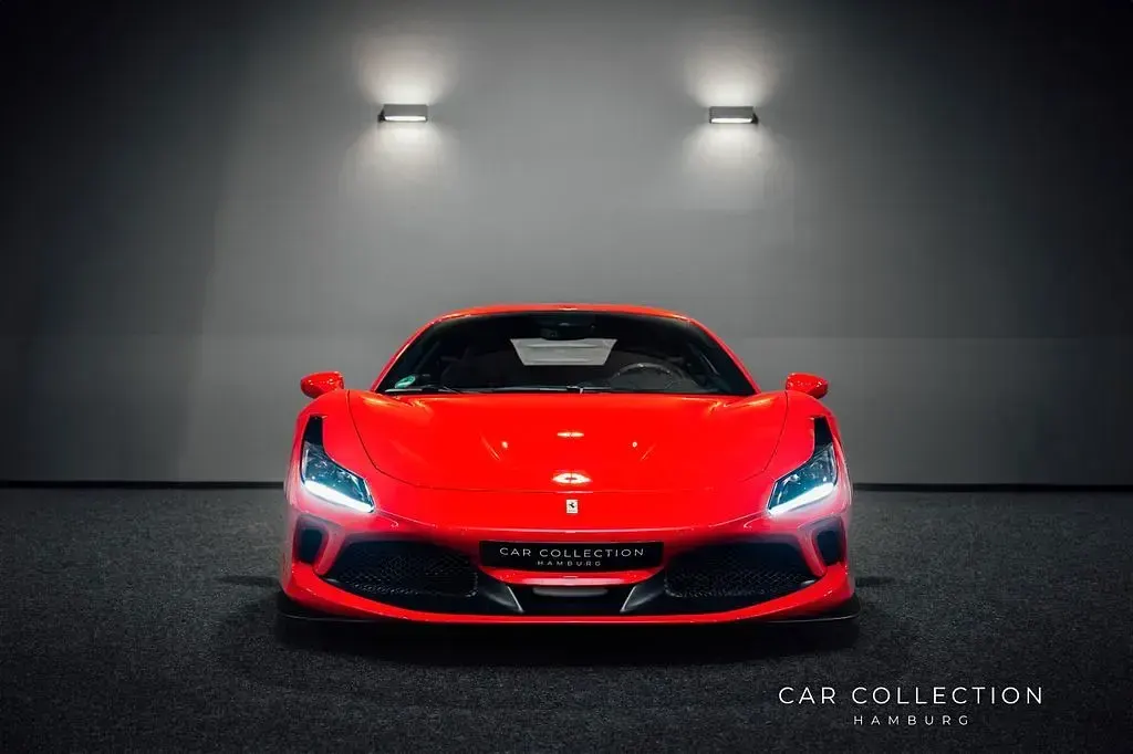 Second-hand Ferrari F8 721 CP (530 kW) 2021 Roșu