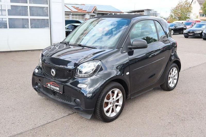 Schwarz Gebraucht 2018 Smart ForTwo Electric Drive Passion Kleinwagen | 3.999 € (Superpreis) - Bild 1/4