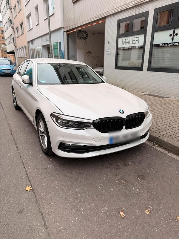 Weiß Gebraucht 2017 BMW 520 Limousine | 24.000 € (Fairer Preis) - Bild 1/4