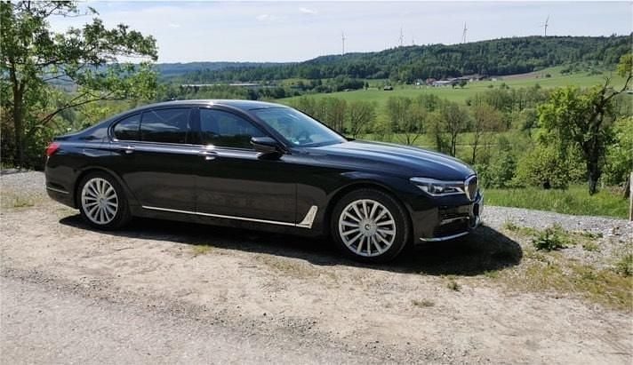 Schwarz Gebraucht 2018 BMW 740 Limousine | 32.000 € (Superpreis) - Bild 1/4
