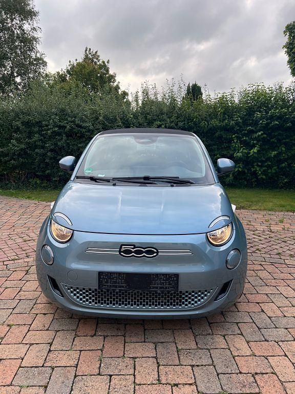 Blau Gebraucht 2022 Fiat 500e Icon Cabrio | 22.000 € (Fairer Preis) - Bild 1/4