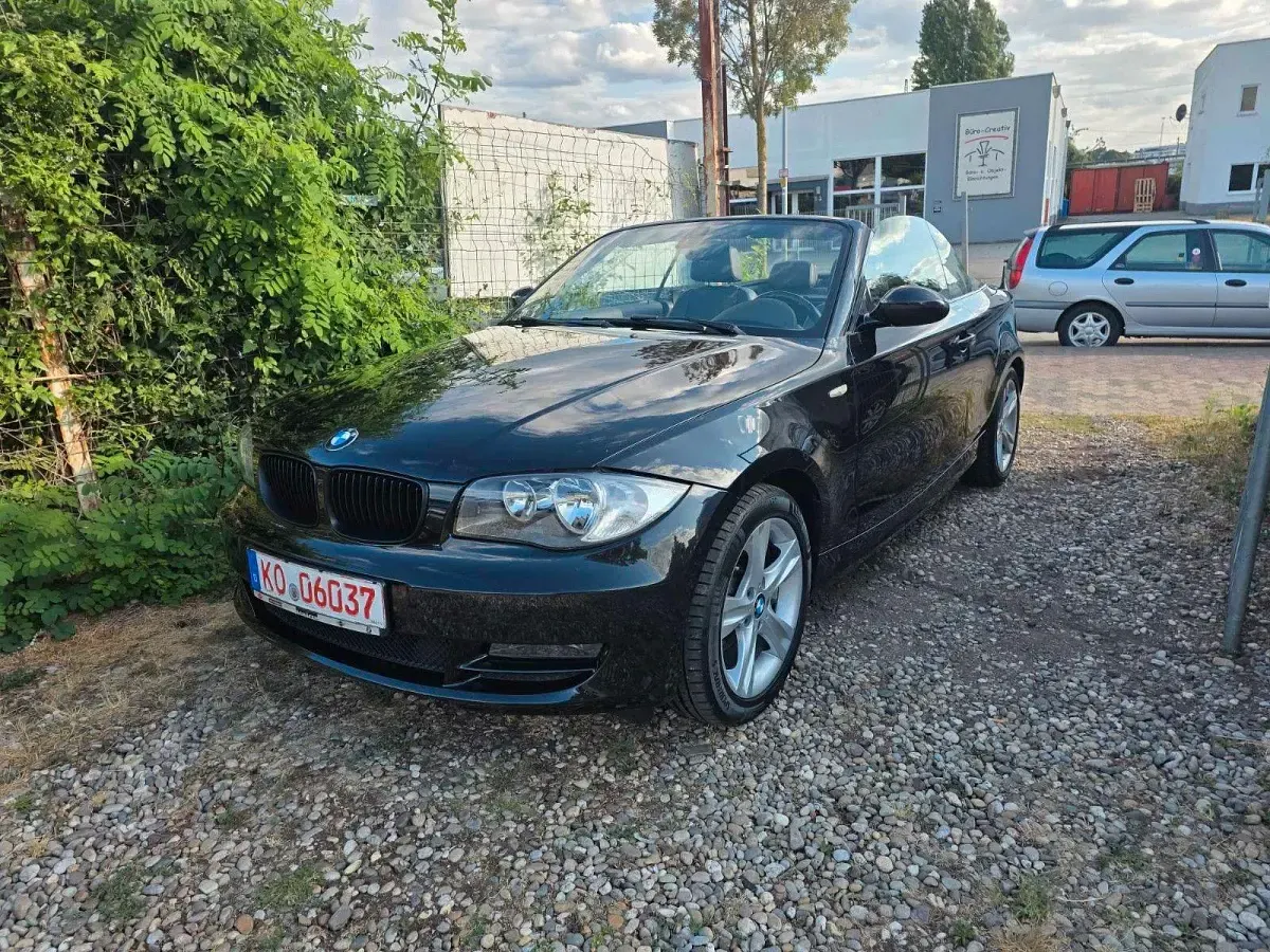 Gebraucht BMW 118 Cabriolet Sport Line 143 PS (105 kW) 2010 Schwarz Cabrio