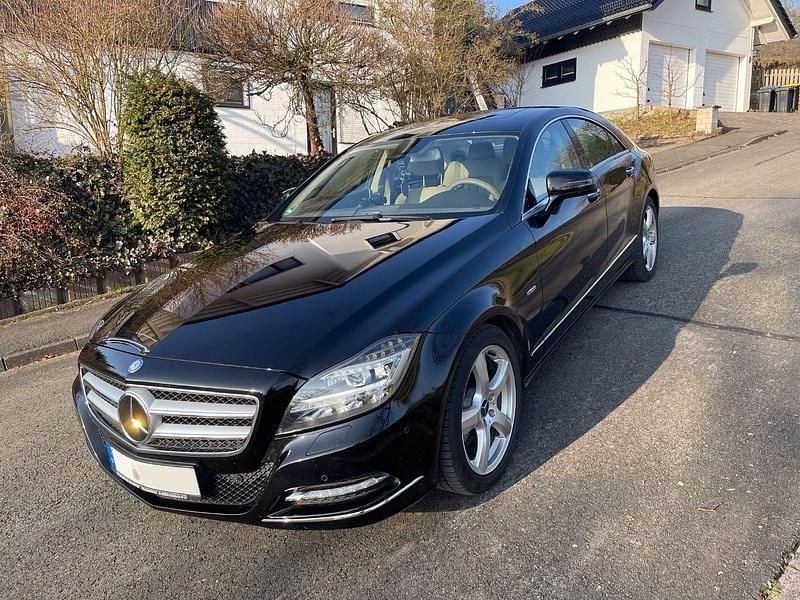 Schwarz Gebraucht 2012 Mercedes CLS350 Coupé | 20.900 € (Fairer Preis) - Bild 1/4
