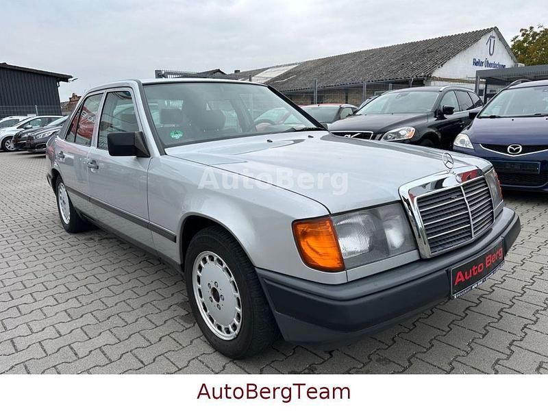 Gebraucht Mercedes E230 132 PS (97 kW) 1989 Grau Limousine