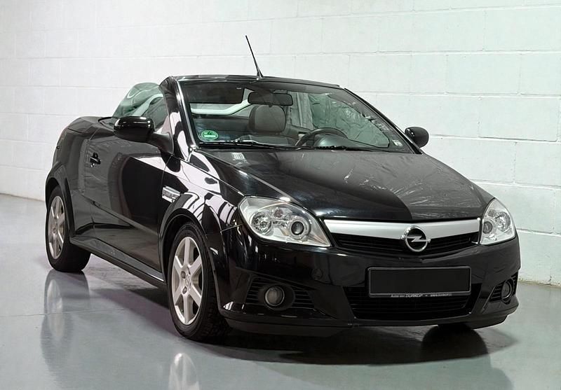Gebraucht Opel Tigra 90 PS (66 kW) 2004 Schwarz Cabrio