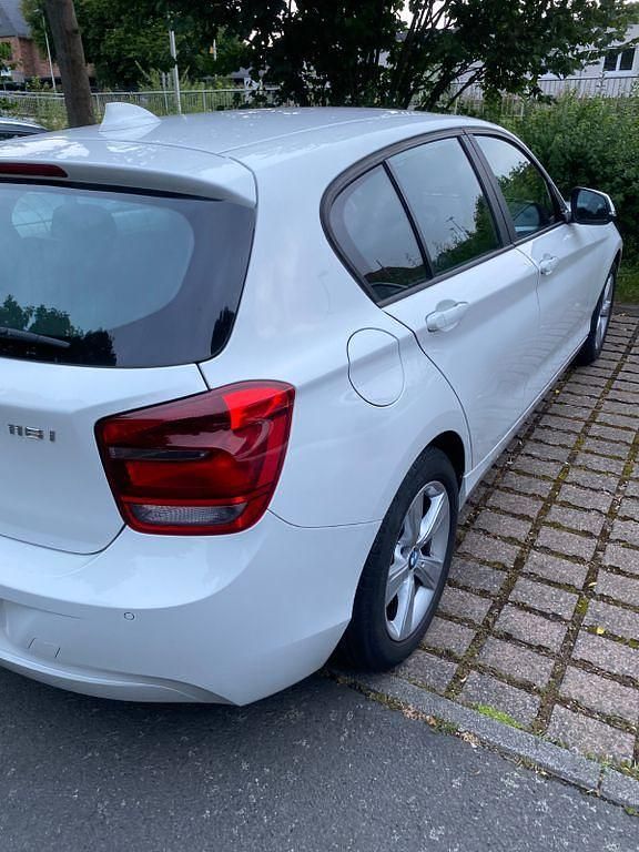 Gebraucht BMW 116 101 PS (74 kW) 2012 Weiß Kleinwagen