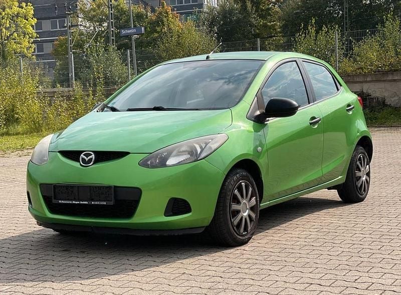 Gebraucht Mazda 2 Independence 75 PS (55 kW) 2009 Grün Limousine