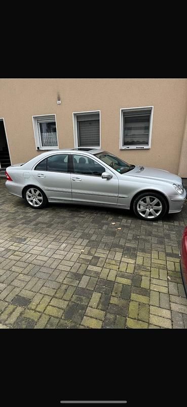Silber Gebraucht 2006 Mercedes C320 Limousine | 4.500 € - Bild 1/4