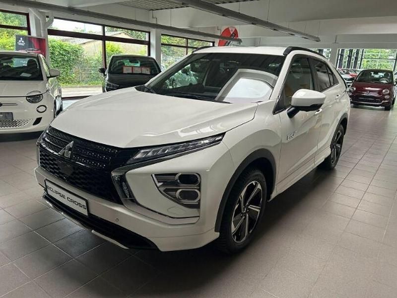 Weiss Gebraucht 2022 Mitsubishi Outlander P-HEV | 26.900 € - Bild 1/4